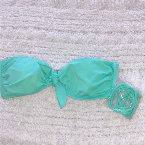 Victoria’s Secret bikini top - Picture 1 of 3